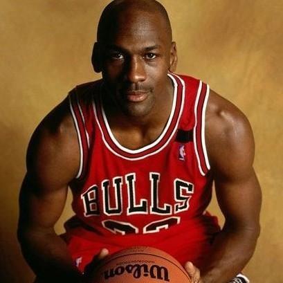 有碍拜仁续约，记者：因巴黎和皇马的兴趣，于帕德转身价上涨