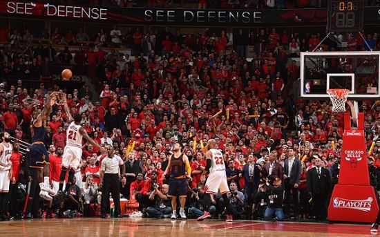 为什么棒球服的细条纹设计不仅是美学更是球队历史传统的符号