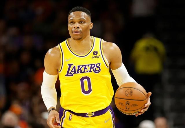 对话英雄联盟工作室负责人与执行制作人：12年后，这款游戏打算怎么继续往下走？