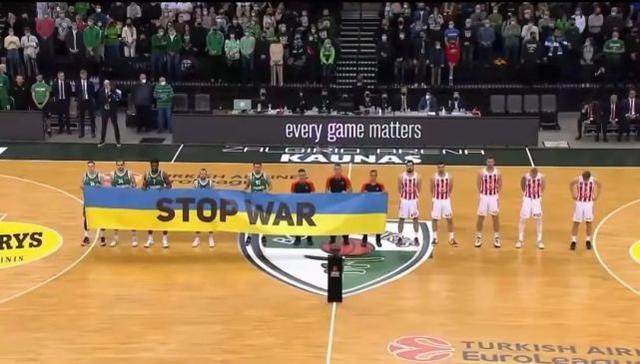 手感火热！贺希宁追身三分命中