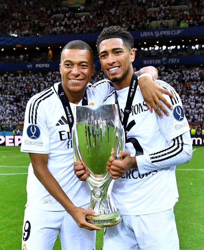 [中超]莱昂纳多独中三元 海港客场胜国安